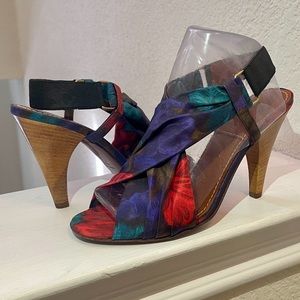 Beautiful Lanvin Sandals with Stacked Heel -Multicolor Floral Print -Sz FR38 (8)